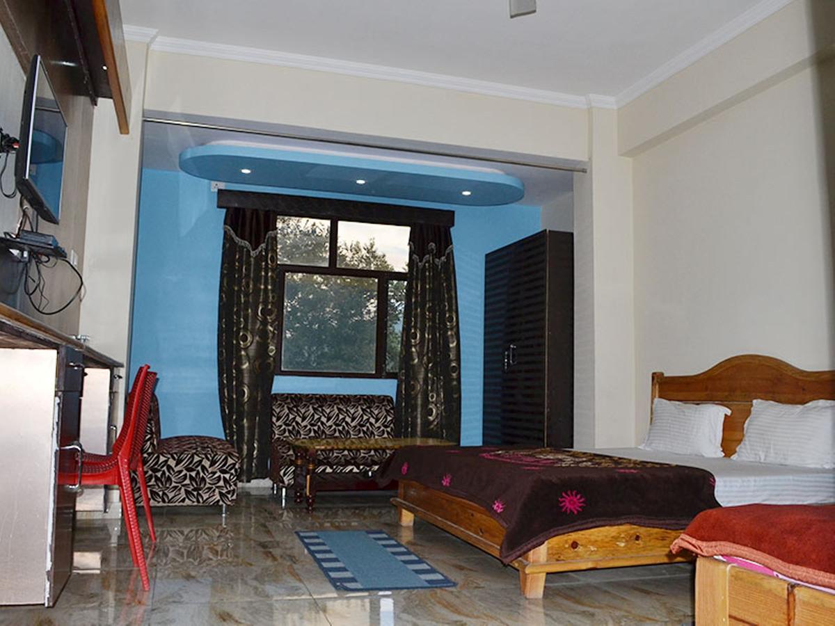 Oyo 37525 Hotel Mall Palace Pithoragarh Exterior photo