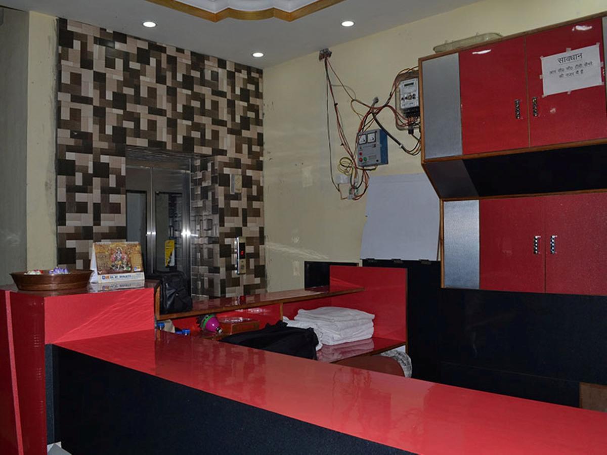 Oyo 37525 Hotel Mall Palace Pithoragarh Exterior photo