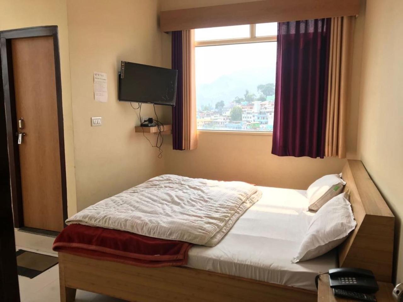 Oyo 37525 Hotel Mall Palace Pithoragarh Exterior photo