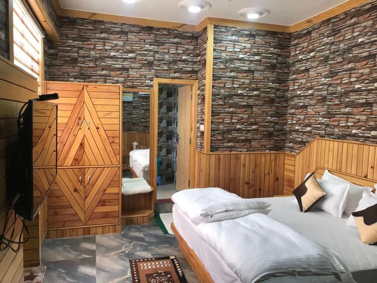 Oyo 37525 Hotel Mall Palace Pithoragarh Exterior photo